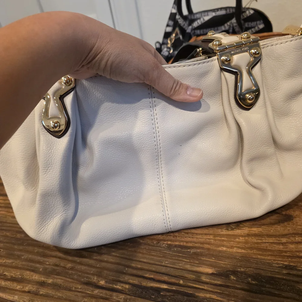 Michael Kors Cream and Brown Shoulder Bag with Gold Details - Picture 12 of 16
